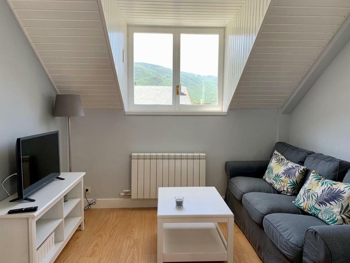 Bpirineos-Blest Apartment เบนาสเก ภายนอก รูปภาพ