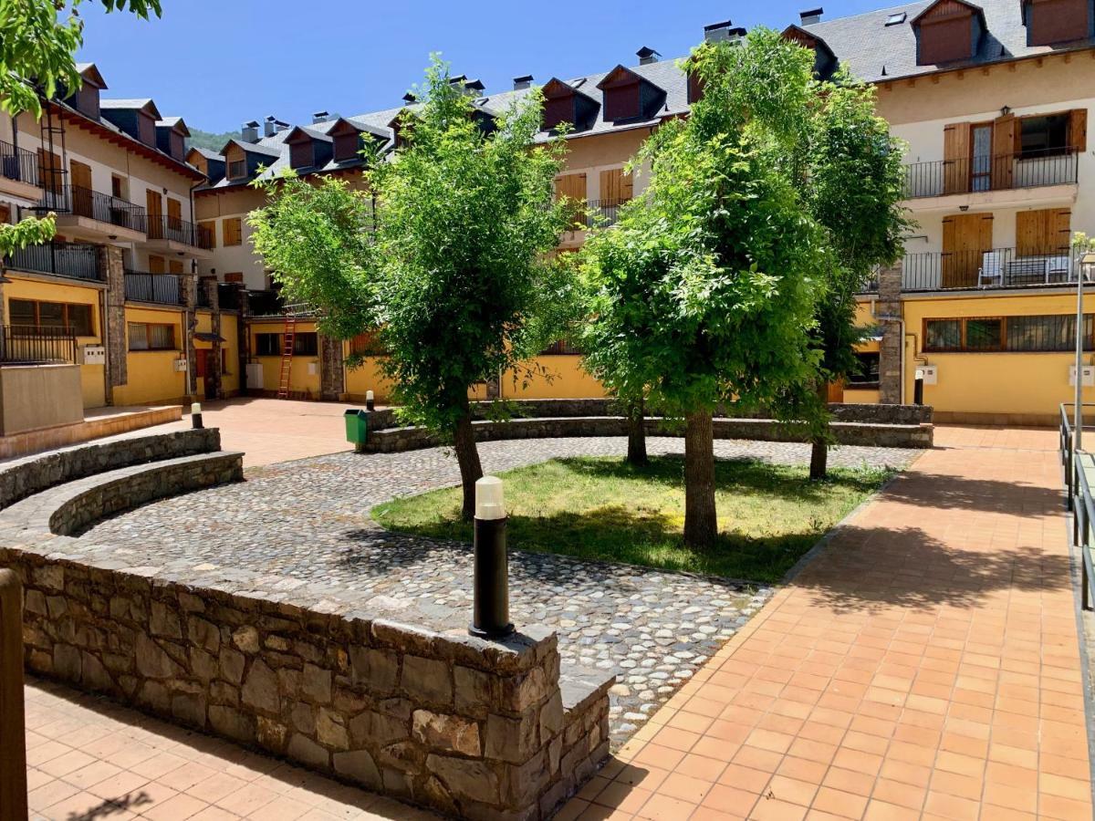 Bpirineos-Blest Apartment เบนาสเก ภายนอก รูปภาพ
